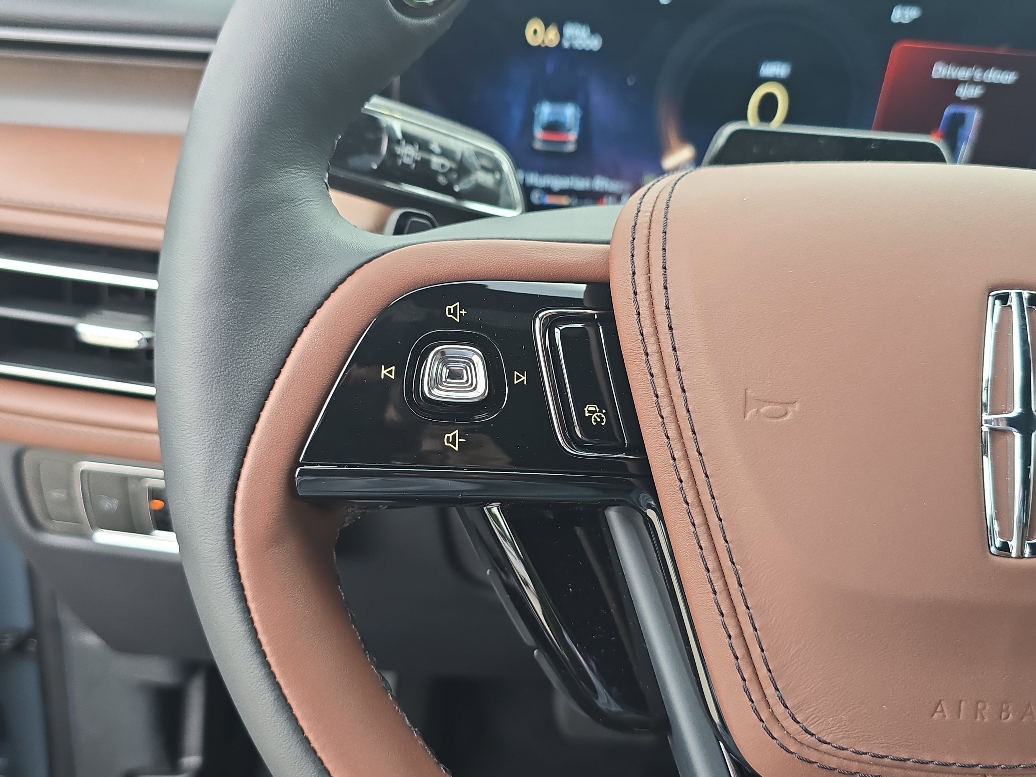 New 2025 Lincoln Aviator Reserve w/ Equipment Group 201A image 19