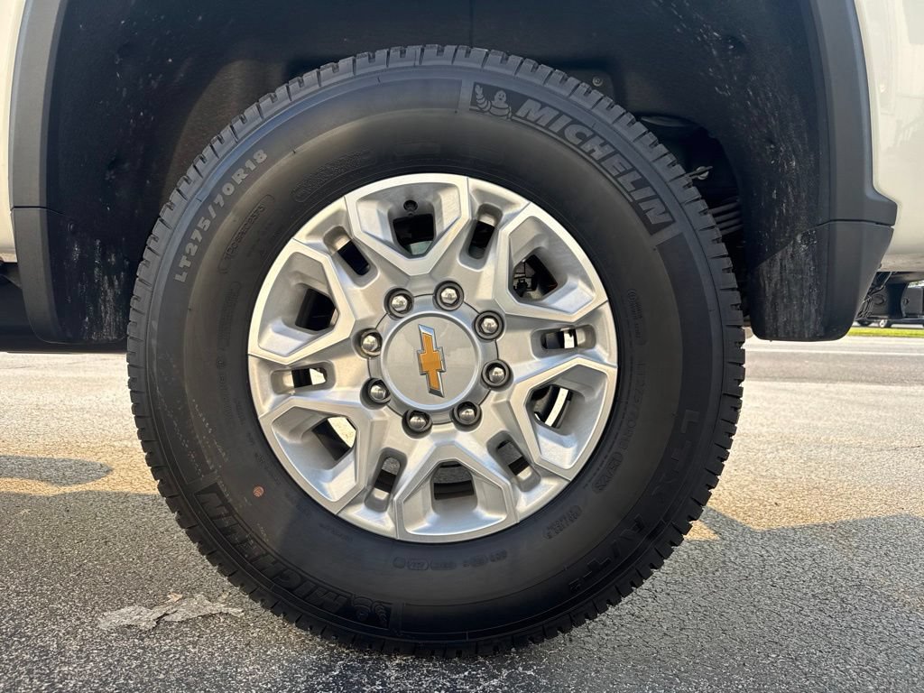 Used 2025 Chevrolet Silverado 2500 LT AWD/4WD image 11