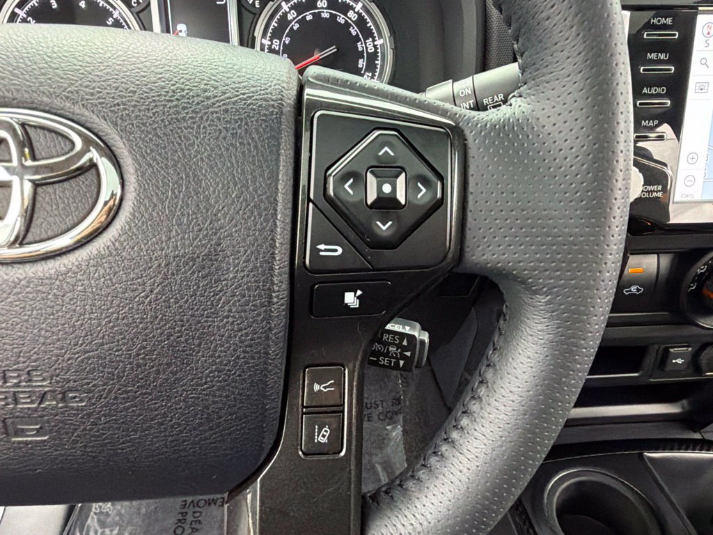 Used 2020 Toyota 4Runner Venture w/ Moonroof Package AWD/4WD image 13