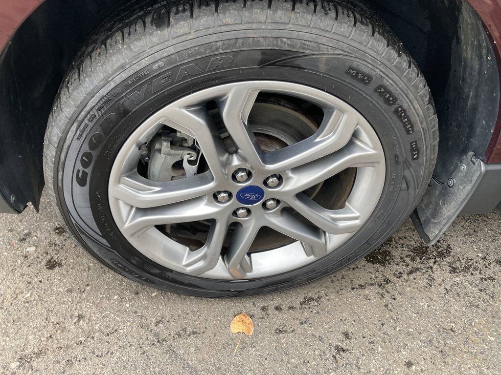 Used 2017 Ford Edge Titanium w/ Technology Package image 31