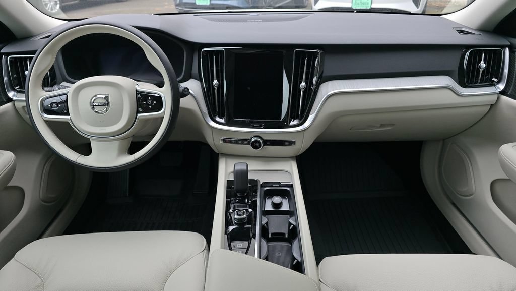 New 2026 Volvo V60 B5 Cross Country Plus w/ Climate Package AWD/4WD image 18