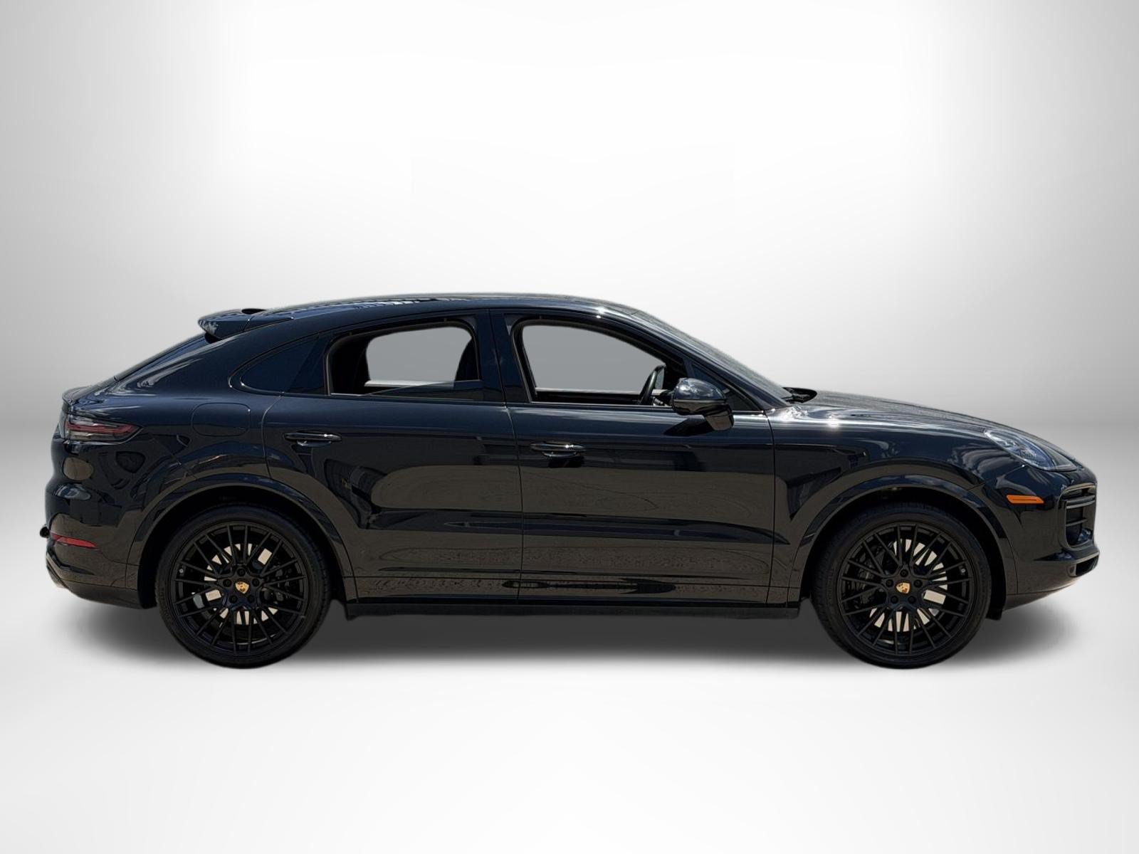 Used 2023 Porsche Cayenne Turbo AWD/4WD image 2