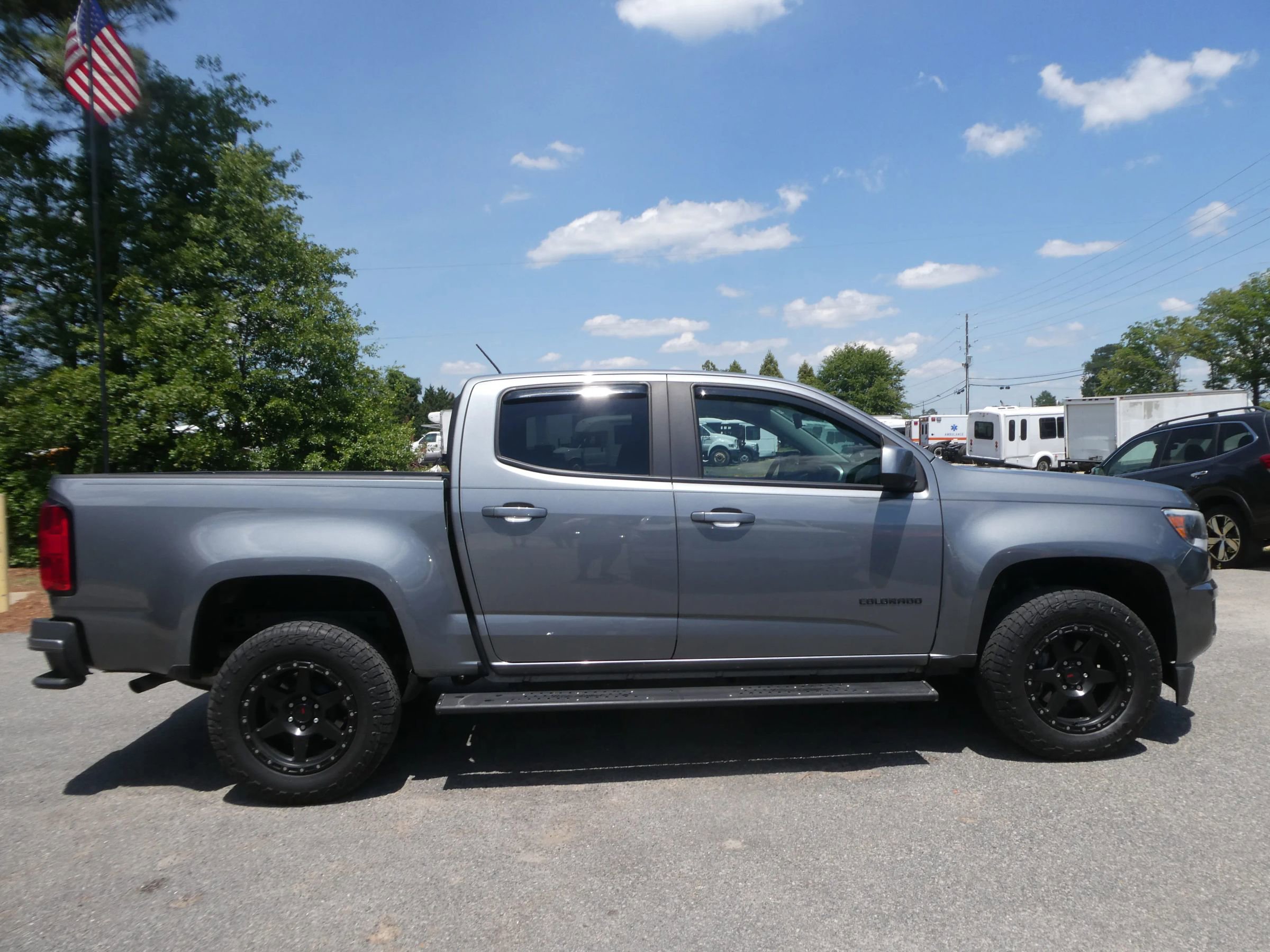 Used 2019 Chevrolet Colorado LT w/ LT Convenience Package AWD/4WD image 4