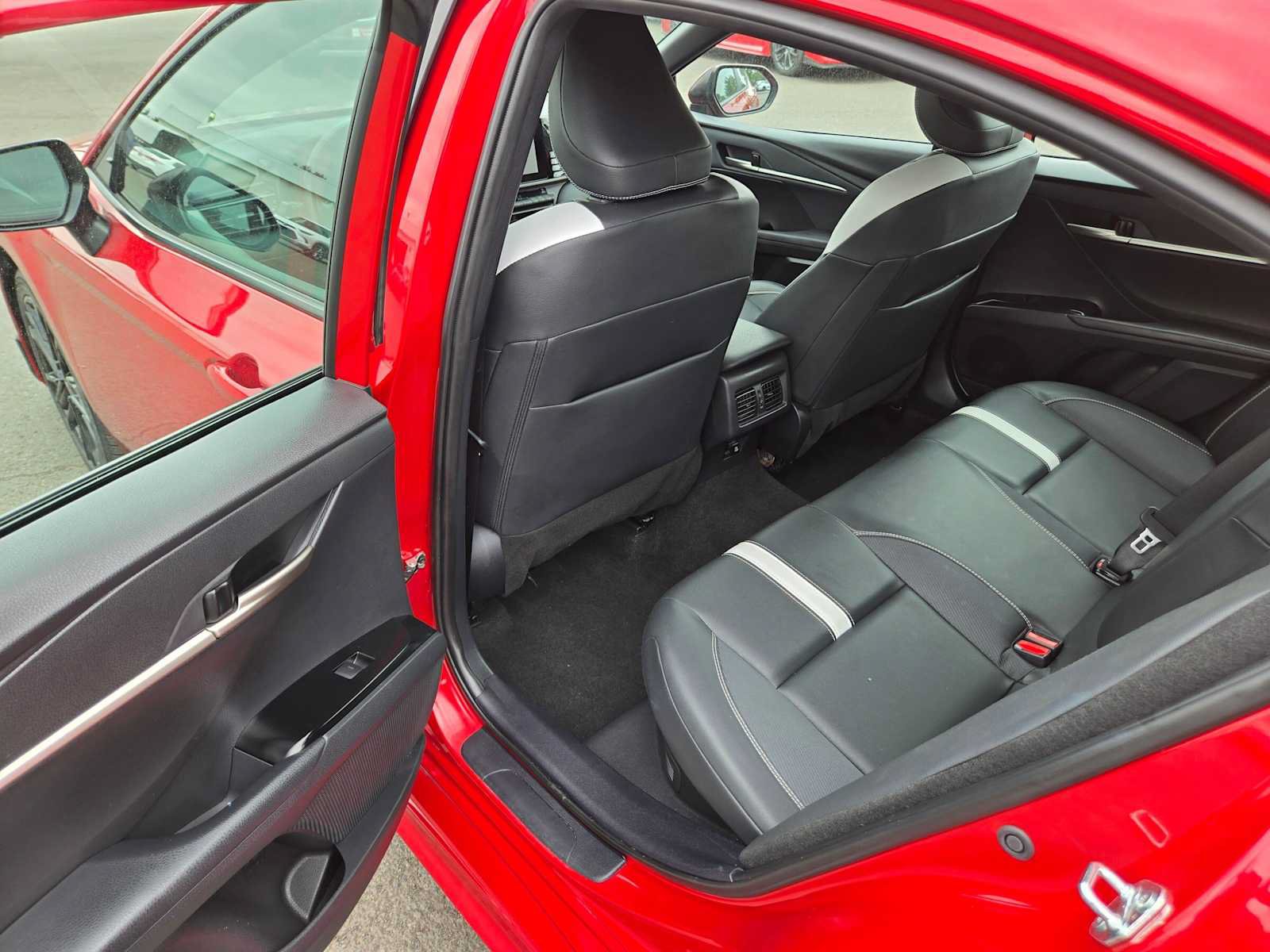 Certified 2025 Toyota Camry SE FWD image 18