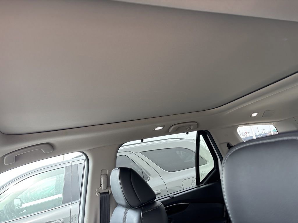 Used 2025 Honda Pilot Touring image 15