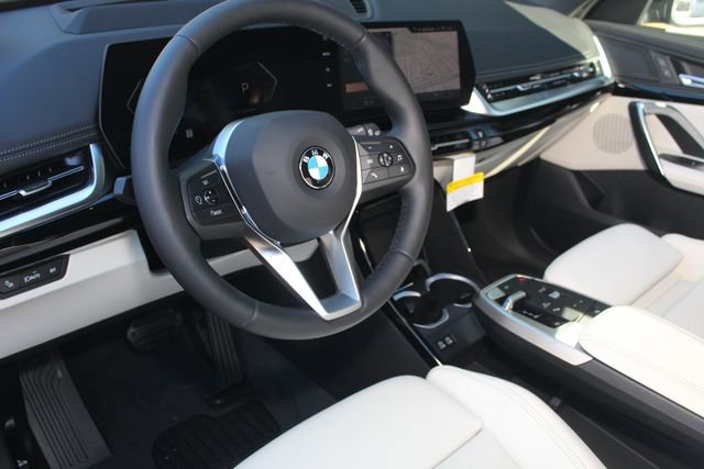 Used 2026 BMW X1 xDrive28i w/ Technology Package image 12