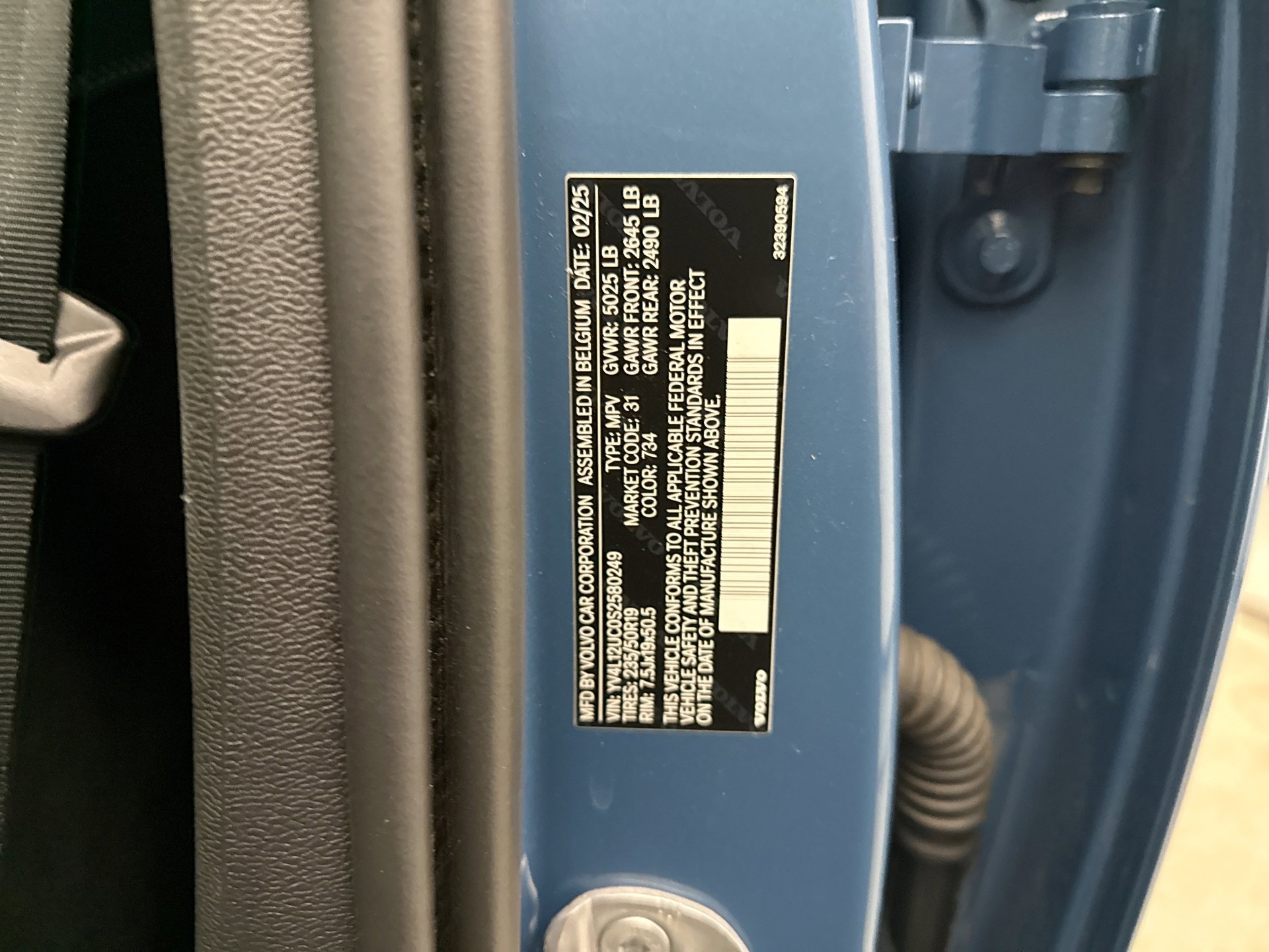 Used 2025 Volvo XC40 B5 Plus image 21