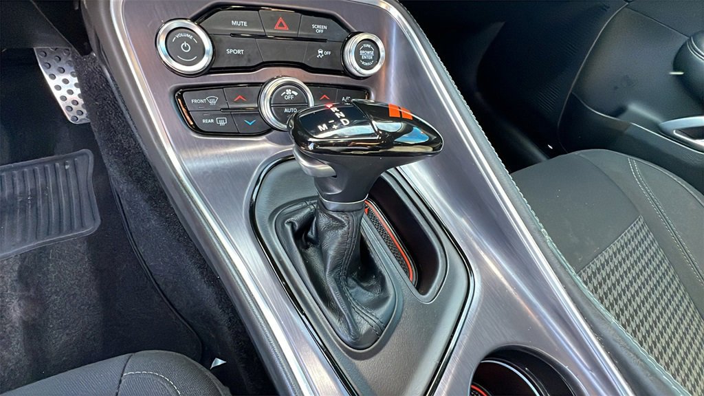 Used 2018 Dodge Challenger SXT w/ Blacktop Package image 26