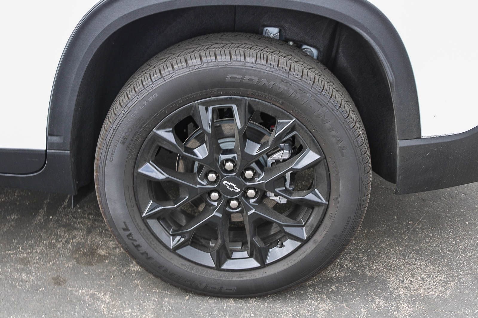 Used 2026 Chevrolet Traverse LT w/ Midnight/Sport Edition FWD image 6