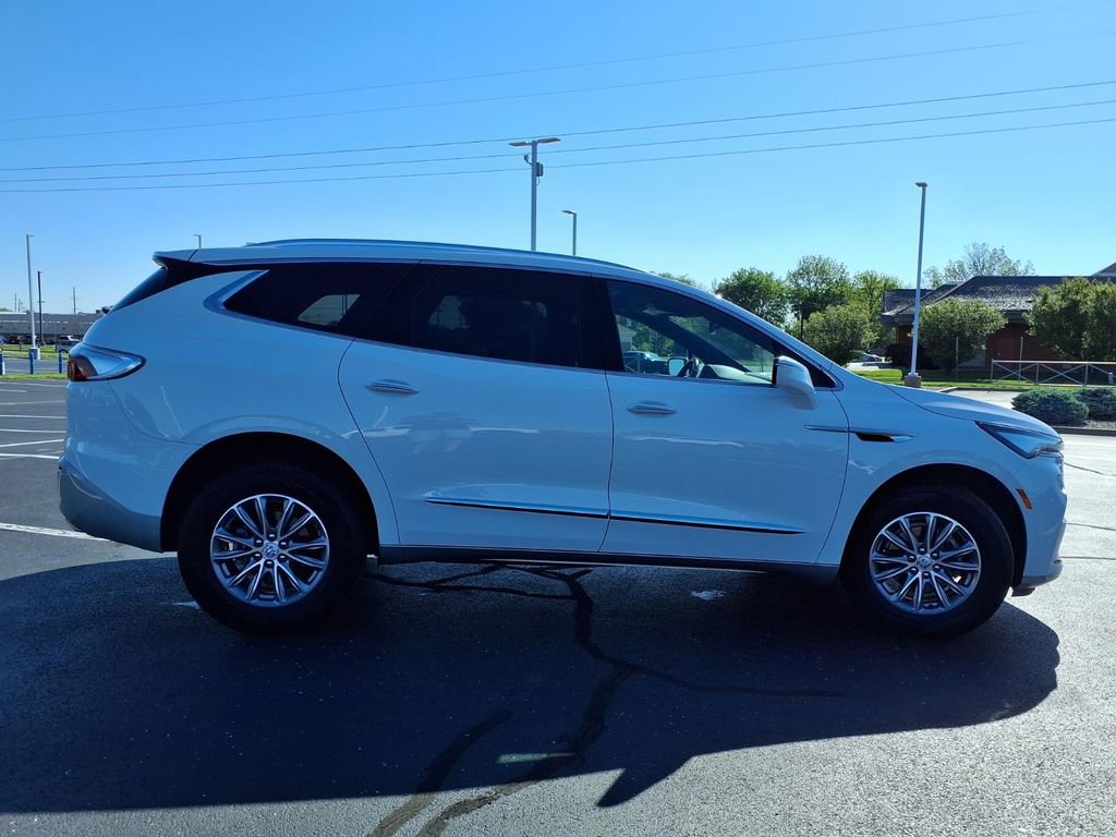 Used 2023 Buick Enclave Essence w/ LPO, Floor Liner Package FWD image 34