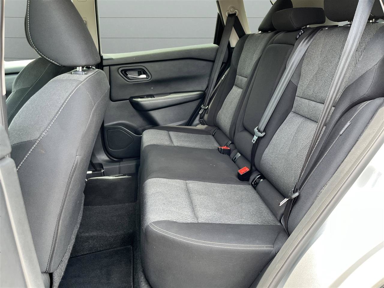 Used 2024 Nissan Rogue SV FWD image 17