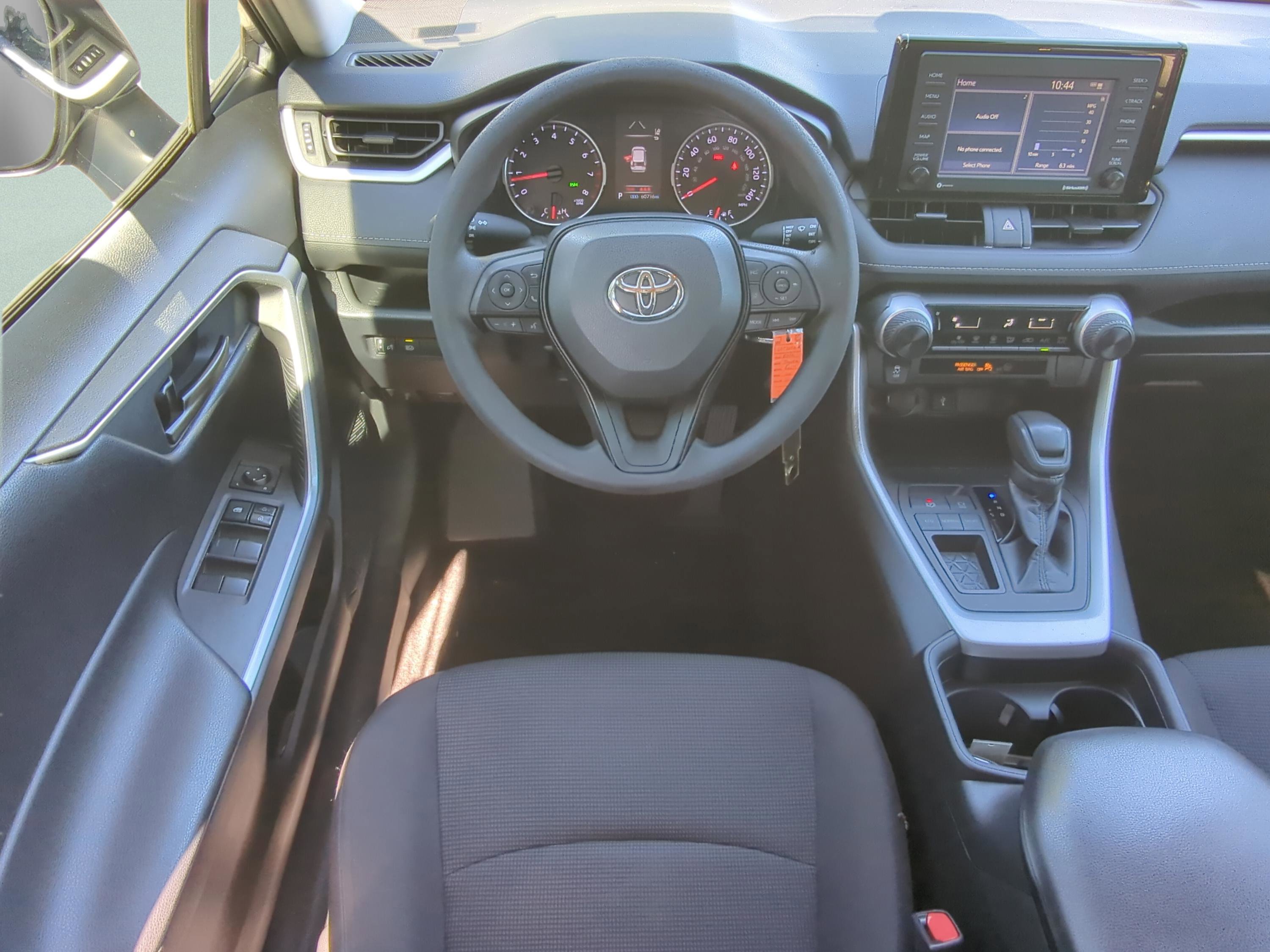Used 2020 Toyota RAV4 LE image 14
