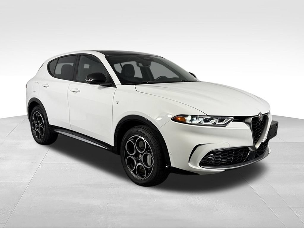 Used 2024 Alfa Romeo Tonale Ti w/ Active Assist Package AWD/4WD image 5