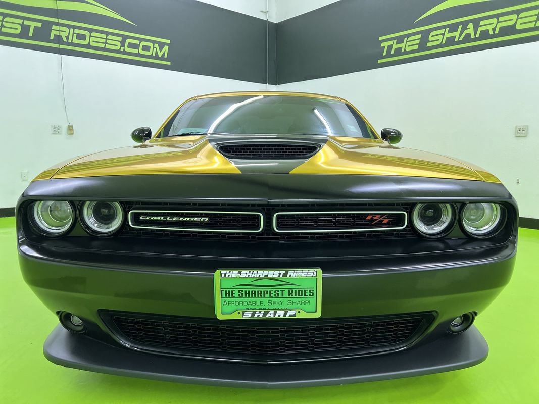 Used 2022 Dodge Challenger R/T RWD image 3