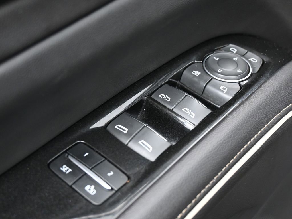 Used 2023 Cadillac Escalade Premium Luxury image 14