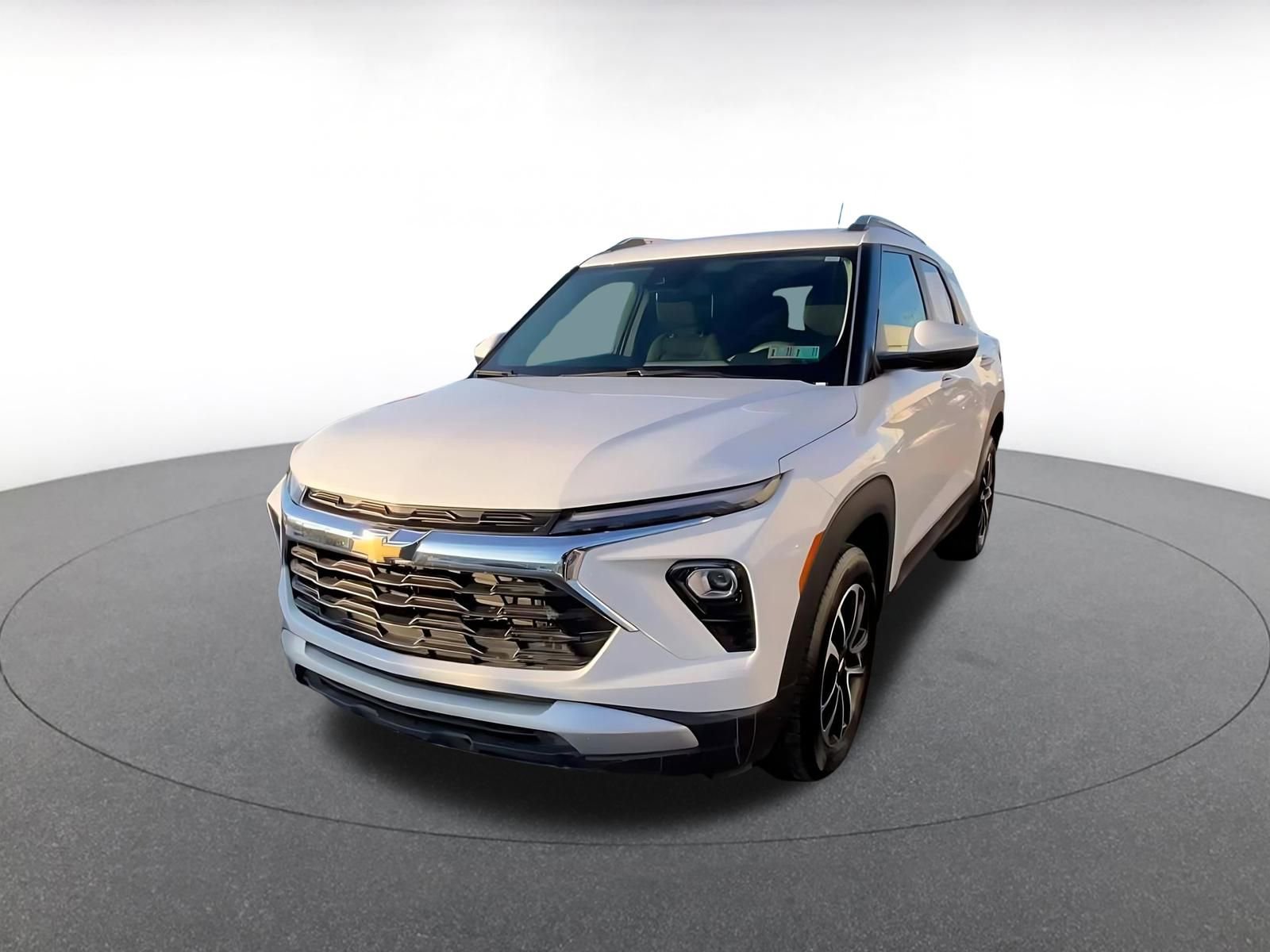 Used 2025 Chevrolet TrailBlazer LT FWD image 5