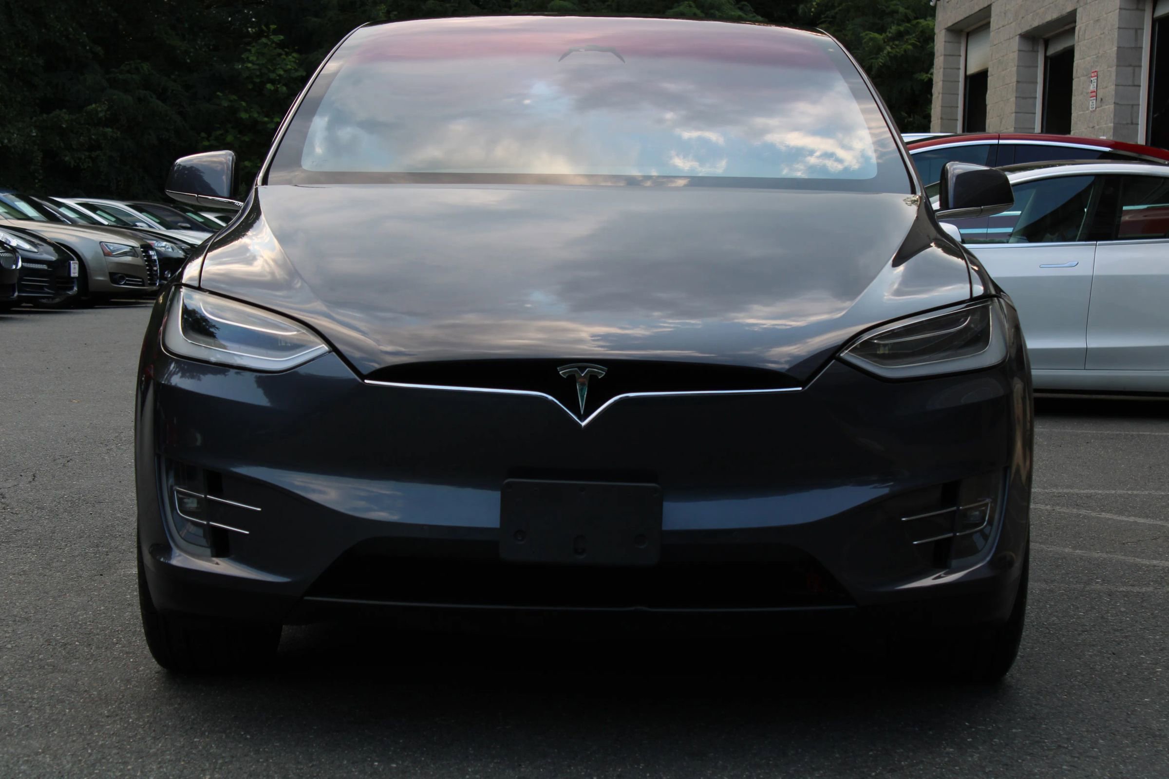 Used 2020 Tesla Model X Long Range image 2
