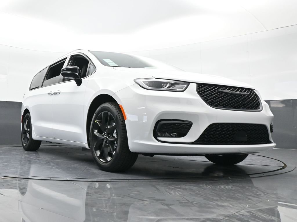 New 2026 Chrysler Pacifica Select w/ S Appearance Package image 62