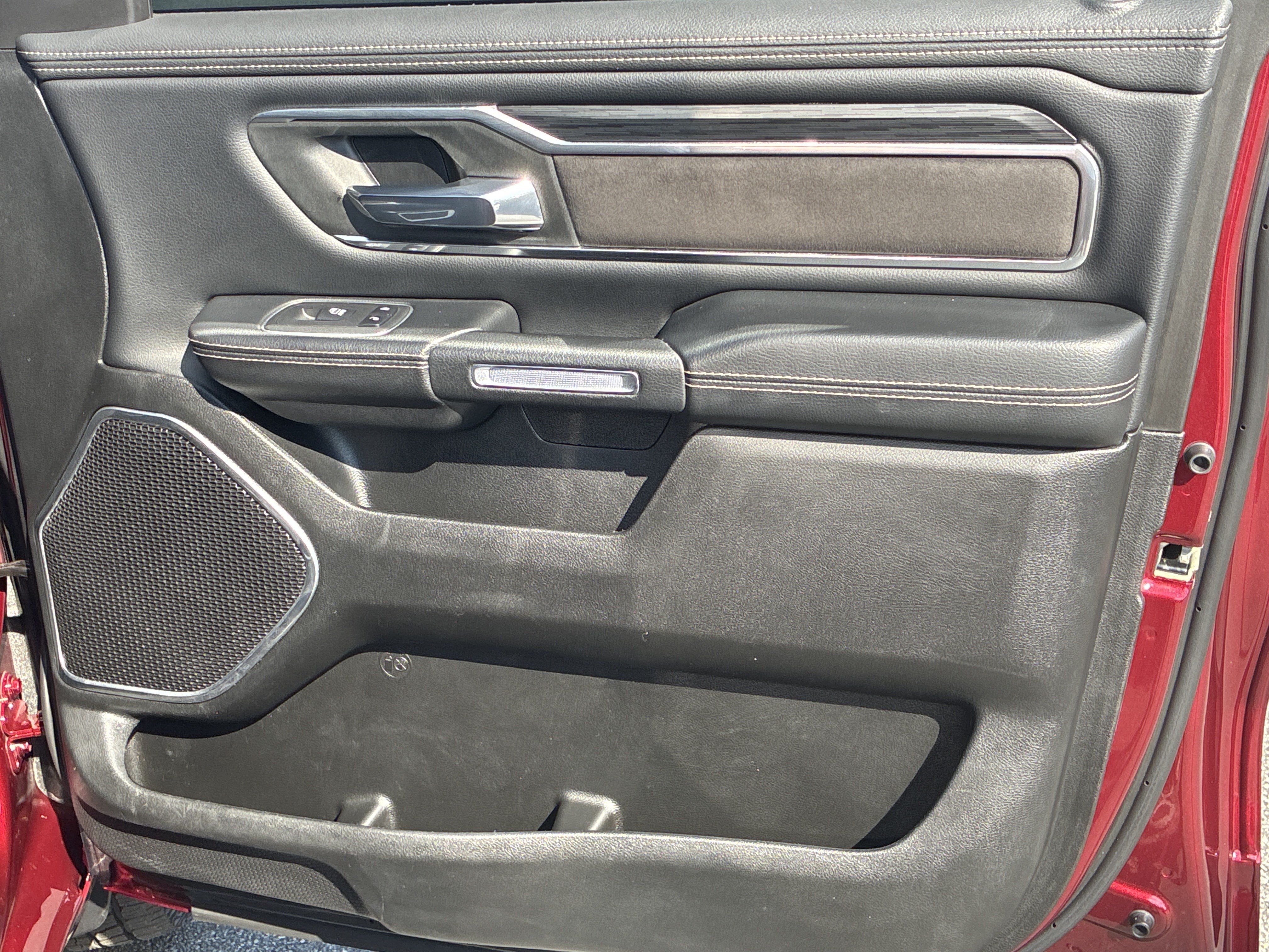 Used 2023 RAM 1500 Laramie AWD/4WD image 19