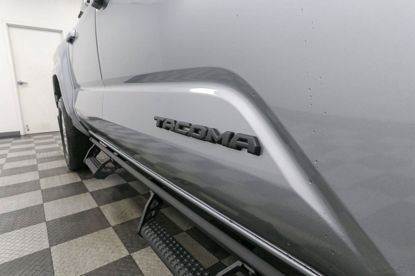Used 2026 Toyota Tacoma SR5 AWD/4WD image 7