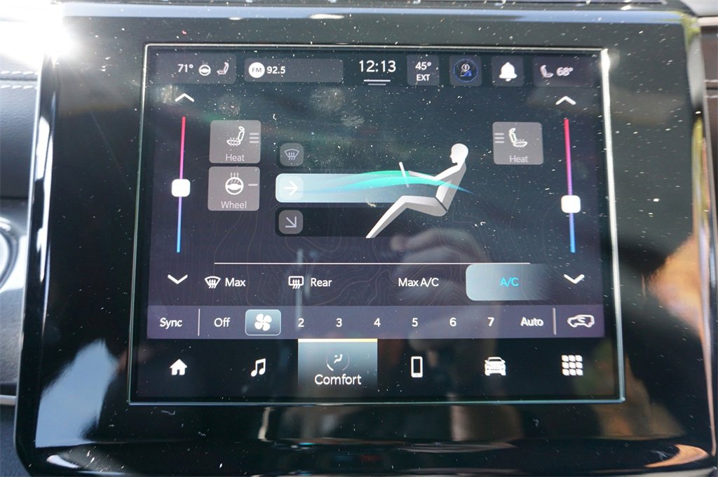 Used 2022 Jeep Grand Cherokee Altitude image 12