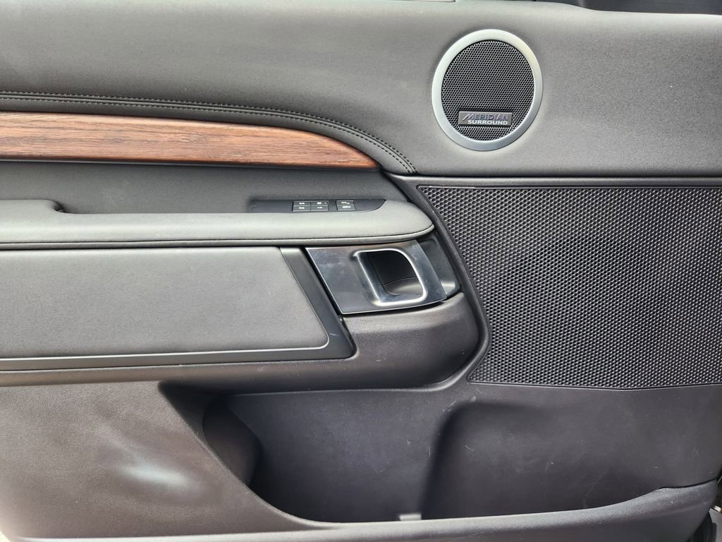 Used 2018 Land Rover Discovery HSE image 22