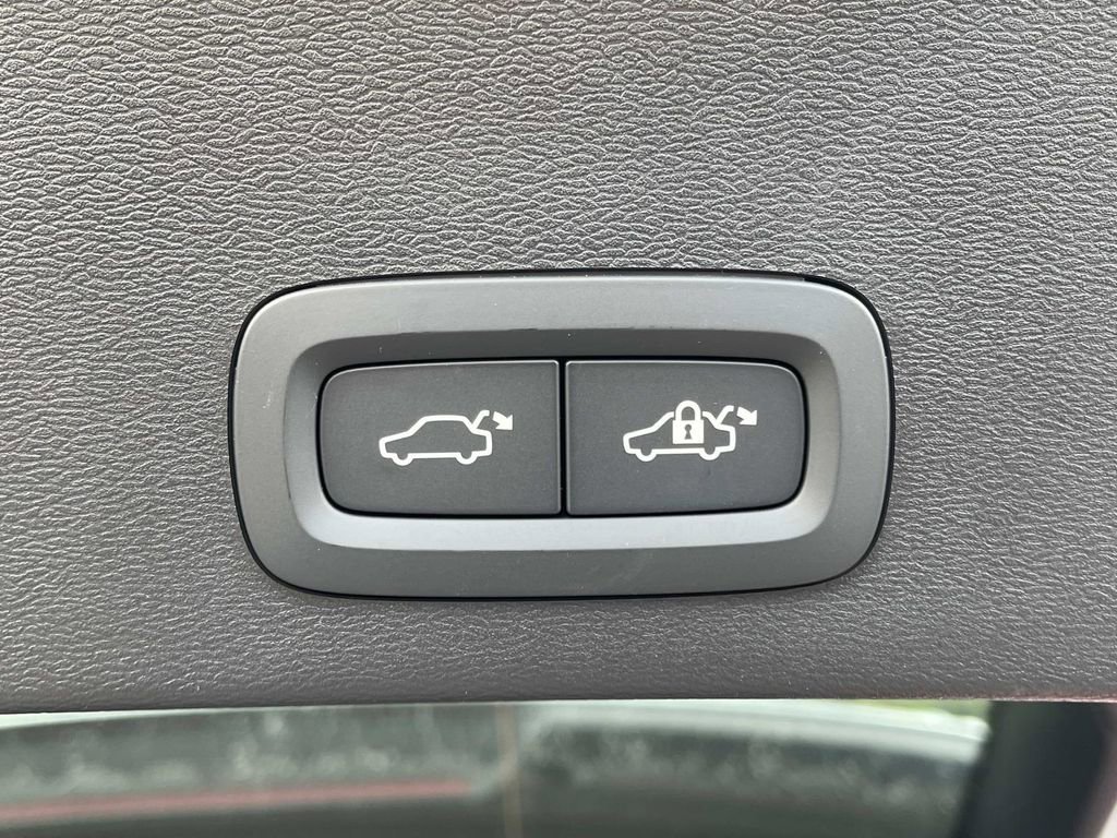 New 2026 Volvo XC40 B5 Plus w/ Protection Package Premier image 12