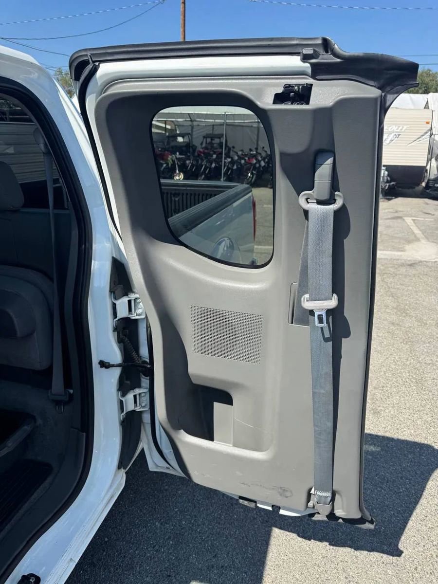 Used 2016 Nissan Frontier S RWD image 13