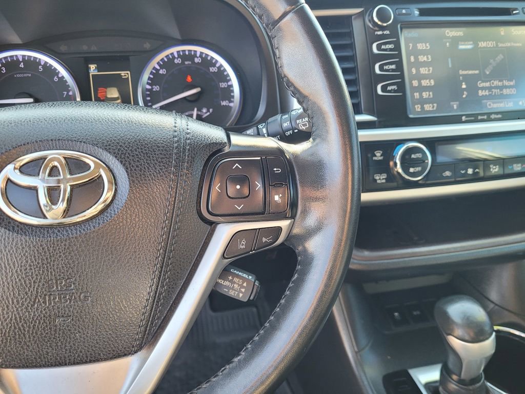 Used 2018 Toyota Highlander XLE image 23
