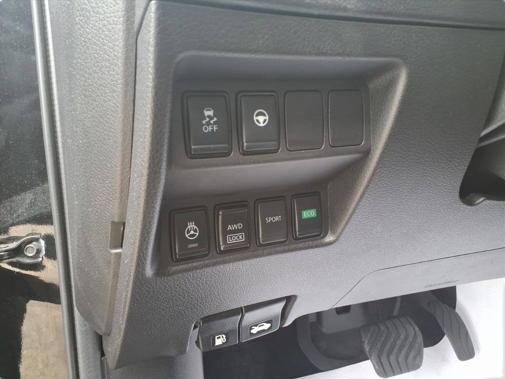 Used 2022 Nissan Rogue Sport SL w/ Premium Package image 18