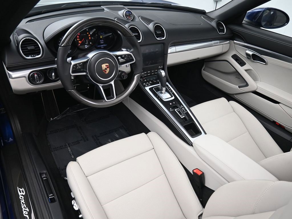 Used 2025 Porsche 718 Boxster image 1