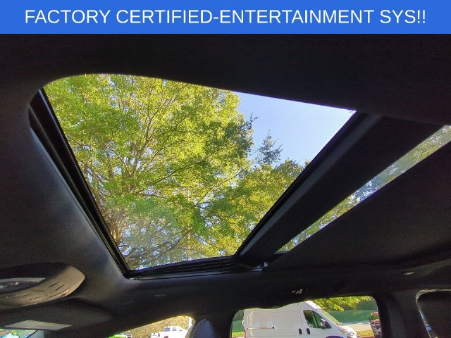 Certified 2023 Chrysler Pacifica Limited w/ Uconnect Theater Family Group FWD image 18