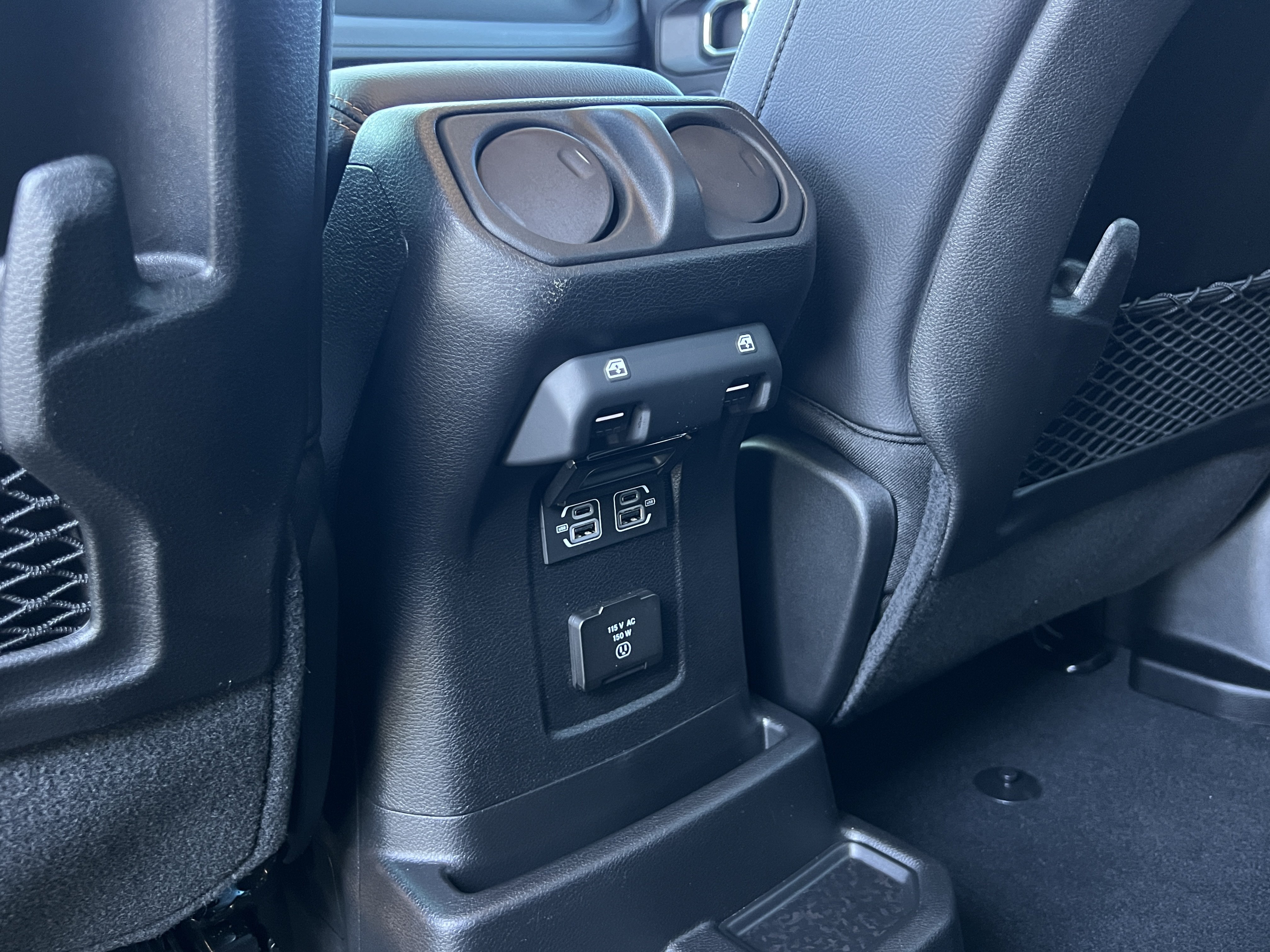 Used 2024 Jeep Wrangler Unlimited Sahara w/ Safety Group AWD/4WD image 32