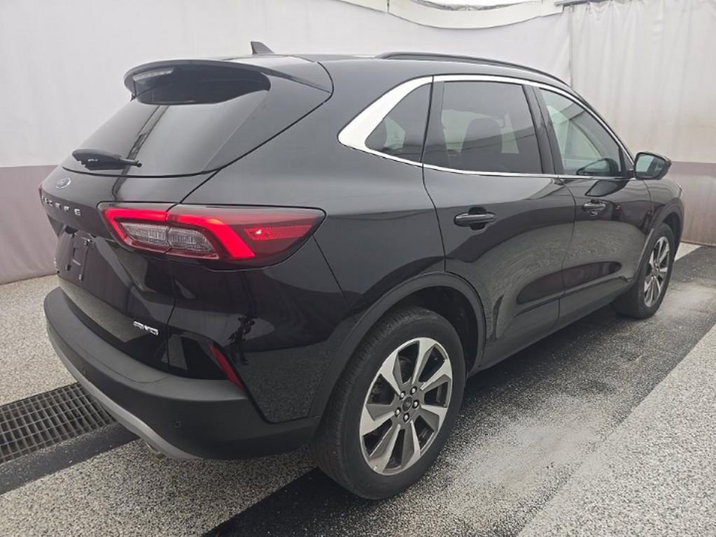 Used 2024 Ford Escape Platinum AWD/4WD image 4