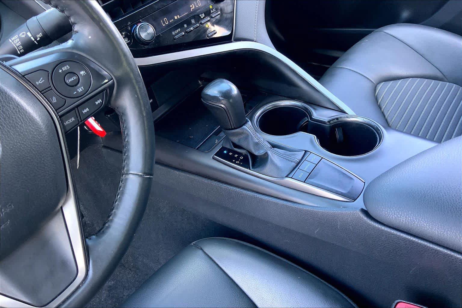 Used 2024 Toyota Camry SE FWD image 16