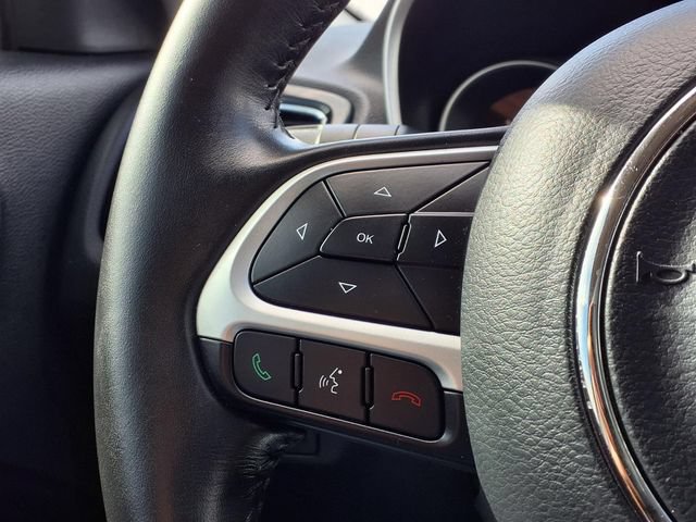 Used 2019 Jeep Compass Latitude FWD image 10