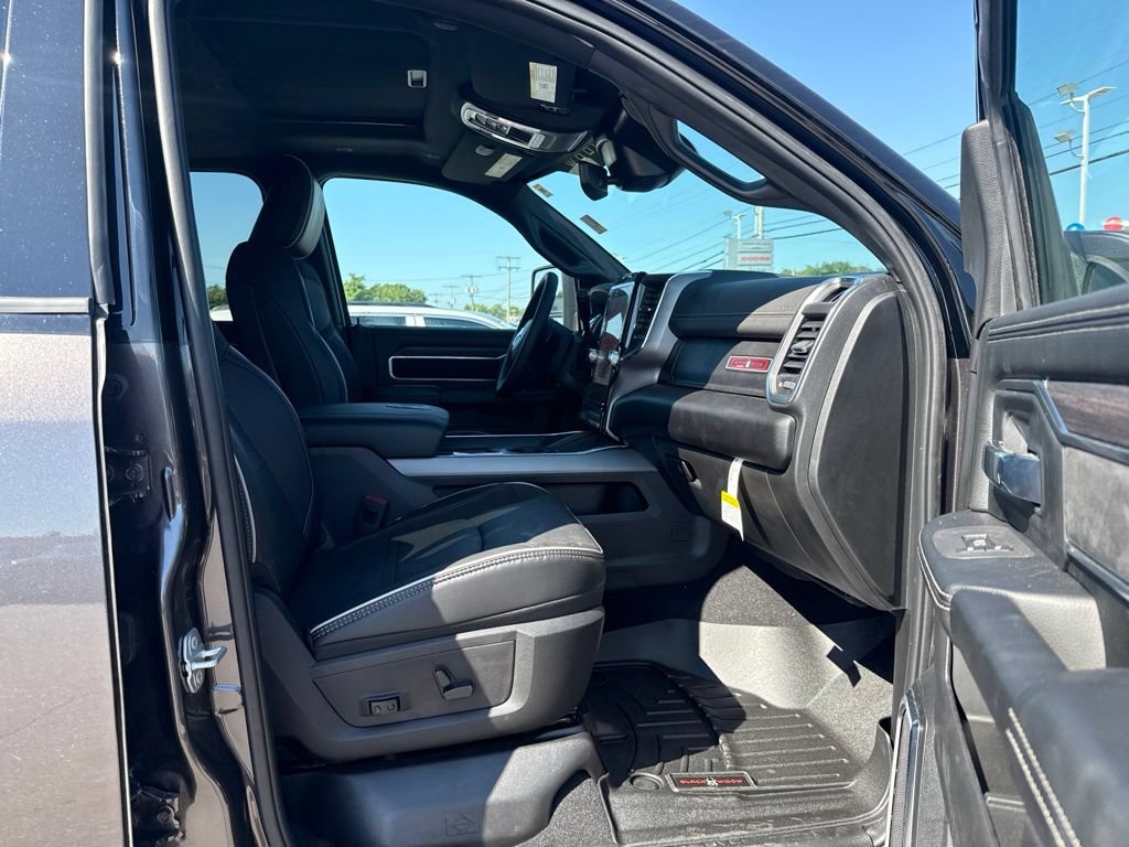 New 2026 RAM 2500 Laramie w/ Night Edition AWD/4WD image 28