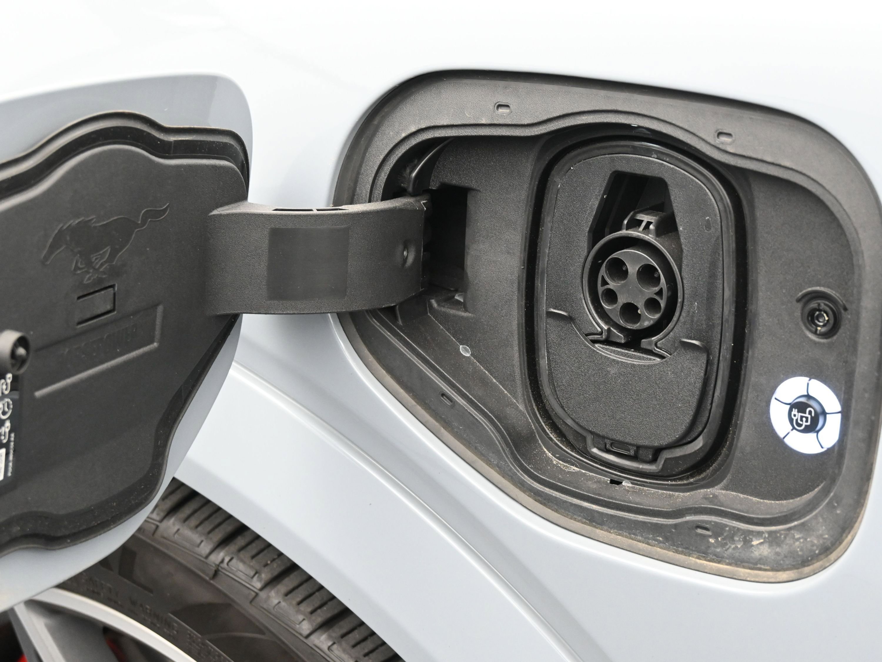 Used 2025 Ford Mustang Mach-E GT image 39