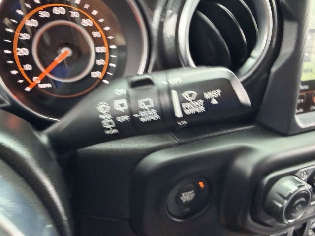 Used 2020 Jeep Wrangler Unlimited Sahara AWD/4WD image 30