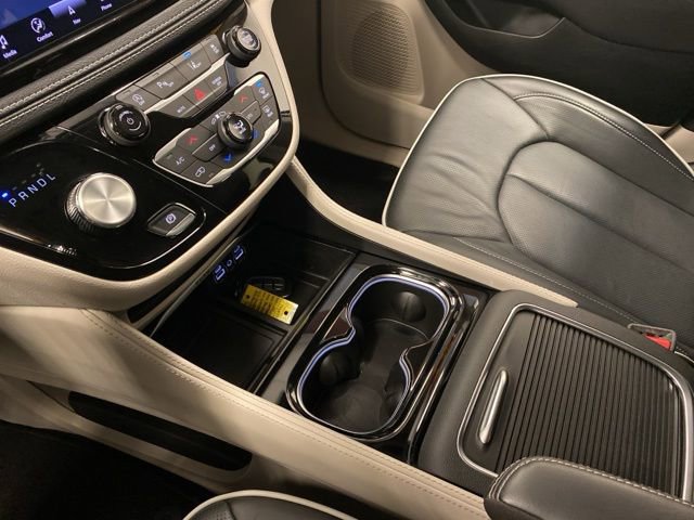 Used 2024 Chrysler Pacifica Limited image 14