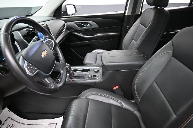 Used 2021 Chevrolet Traverse LT w/ LT Premium Package FWD image 16