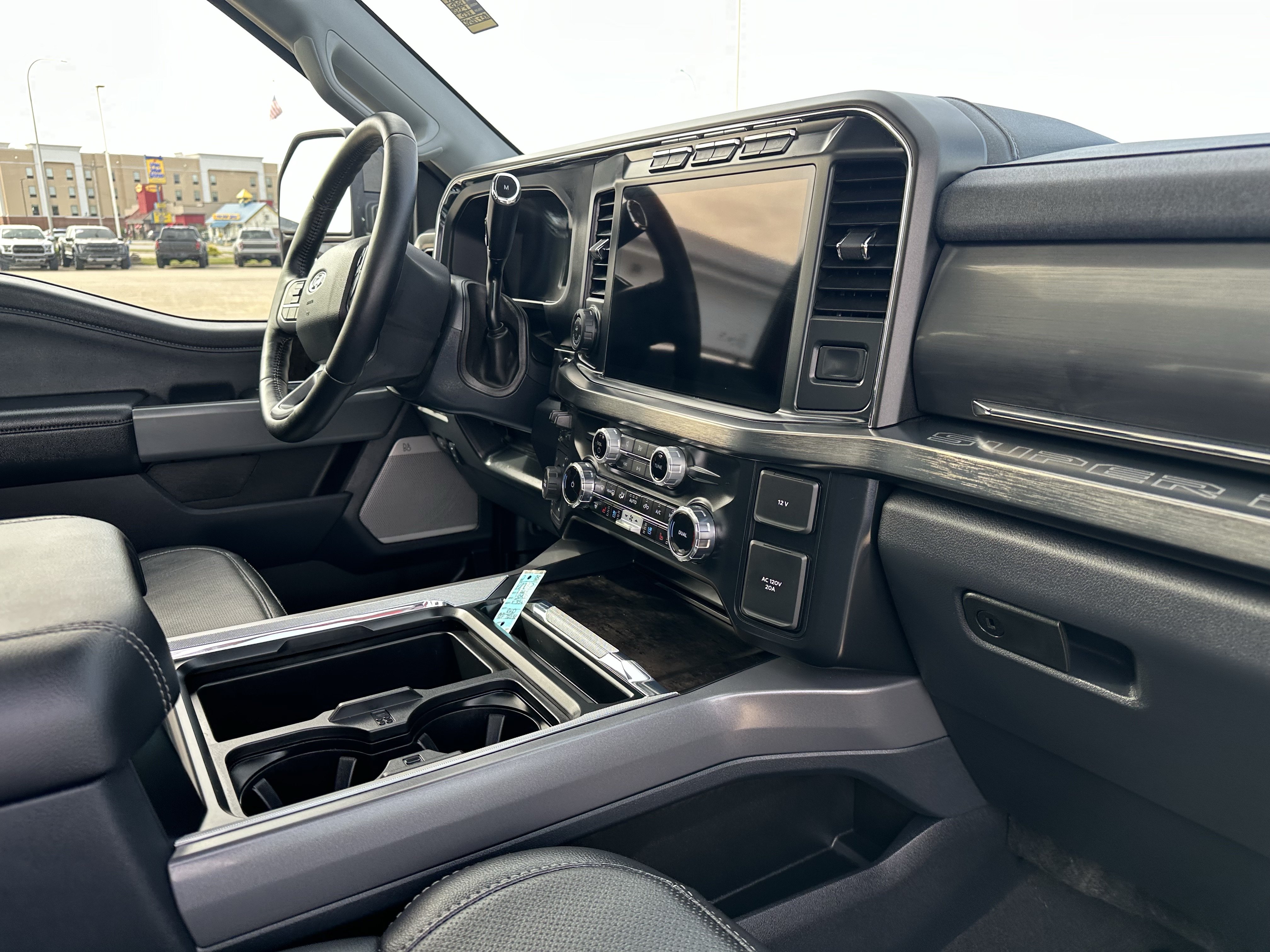 Used 2024 Ford F350 Lariat w/ Lariat Ultimate Package AWD/4WD image 14