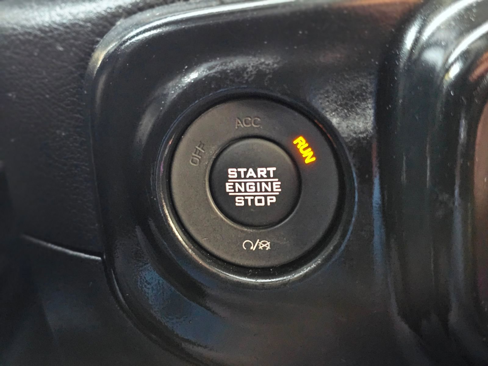 Used 2020 Jeep Wrangler Sport image 16