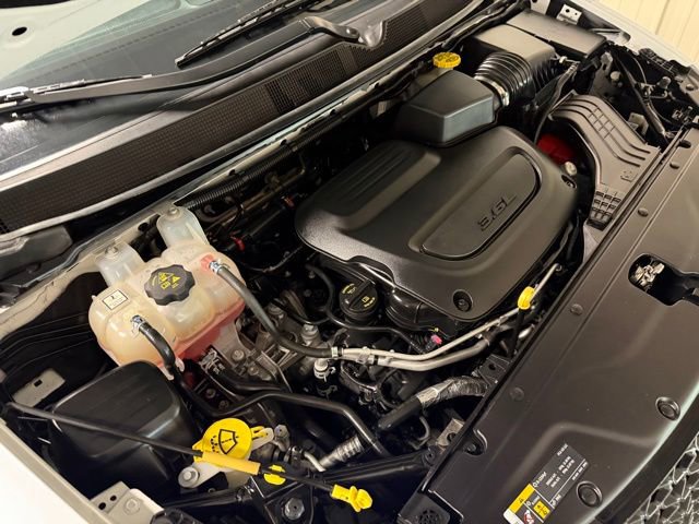 Used 2024 Chrysler Pacifica Touring-L w/ Road Tripper Package image 49