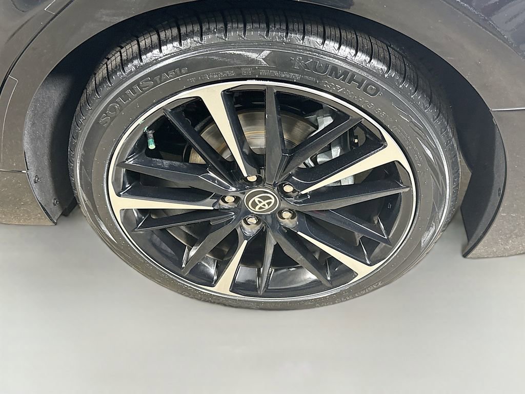 Certified 2020 Toyota Camry XSE FWD image 9