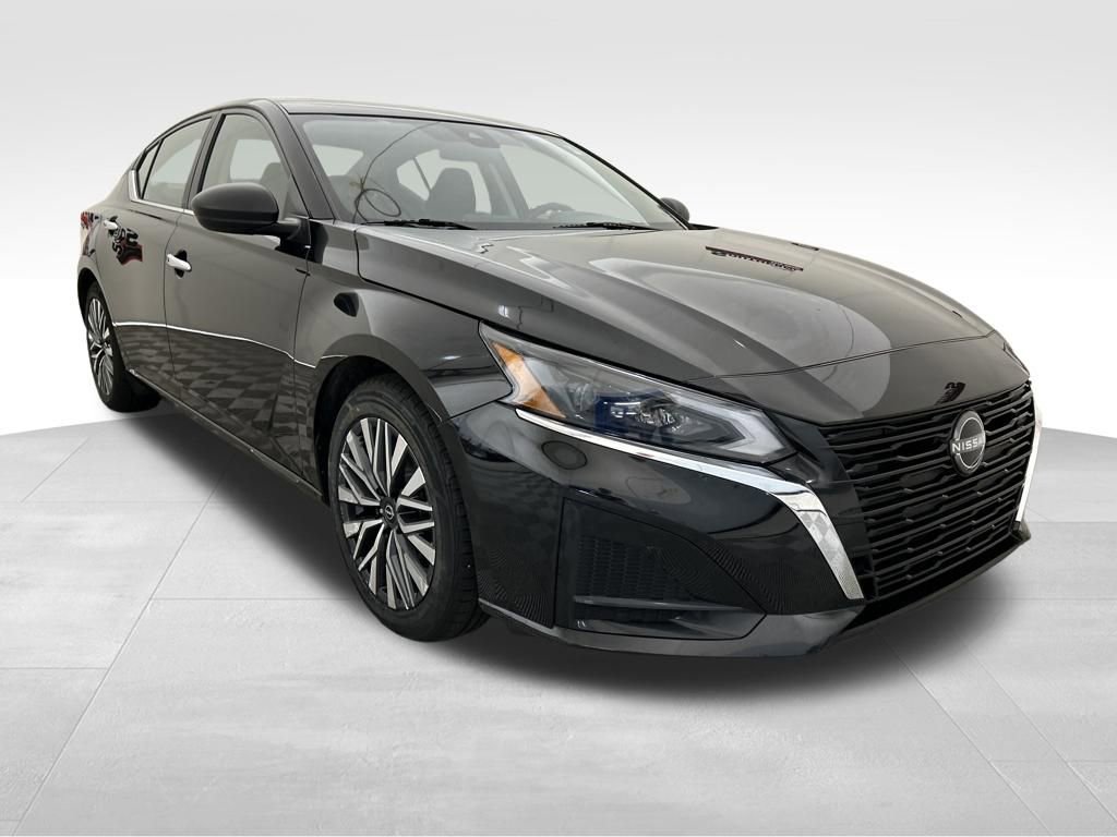 Used 2024 Nissan Altima 2.5 SV image 8