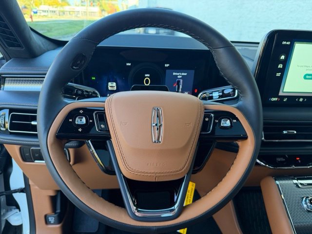New 2027 Lincoln Aviator Black Label w/ Jet Appearance Package AWD/4WD image 14