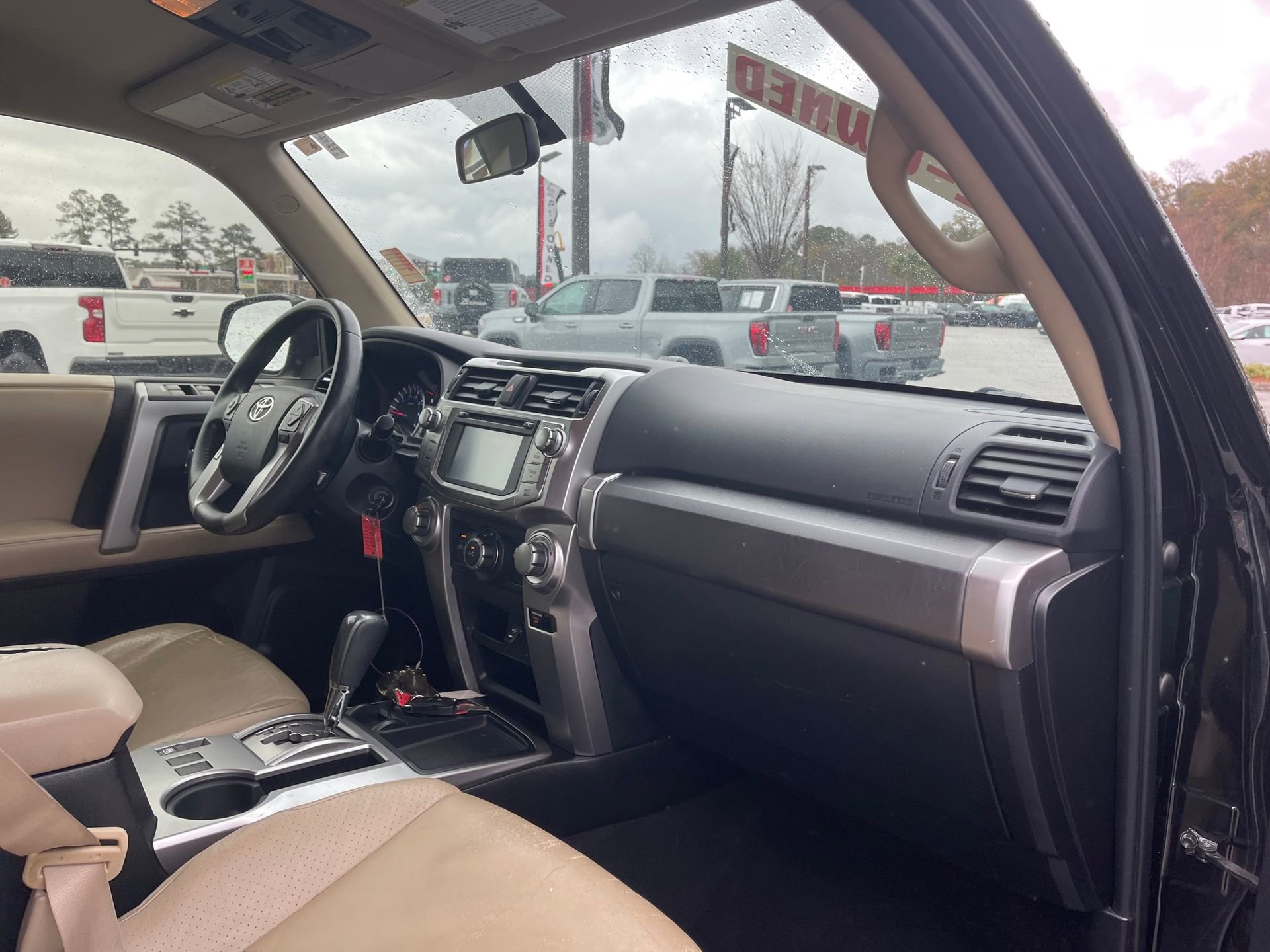 Used 2014 Toyota 4Runner SR5 image 31
