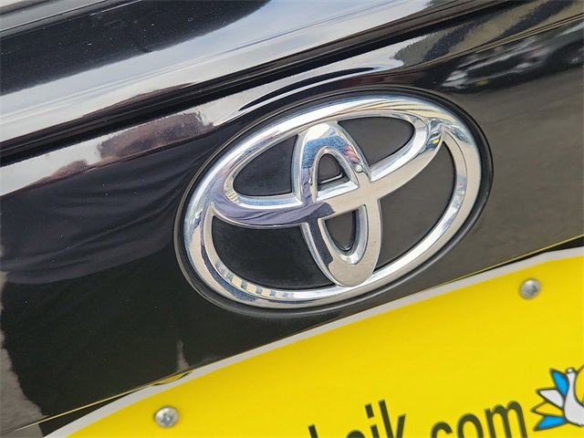 Used 2023 Toyota RAV4 XLE Premium image 30