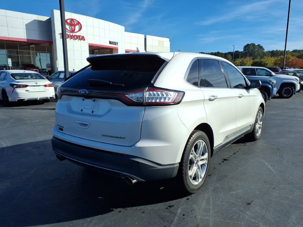 Used 2018 Ford Edge Titanium w/ Technology Package FWD image 3